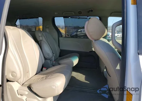 2011 Toyota Sienna Le z USA, uszkodzony, nr VIN 5TDKK3DC9BS103054